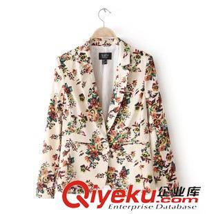 西服 欧美风2014秋装新款 休闲时尚西服领白底黑点中长款印花西服图片|西服 欧美风2014秋装新款 休闲时尚西服领白底黑点中长款印花西服产品图片由崇川区瑶瑟服装厂公司生产提供-