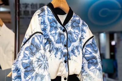 省长点赞!支柱产业焕新彩,服装产品斩获省长杯金奖!